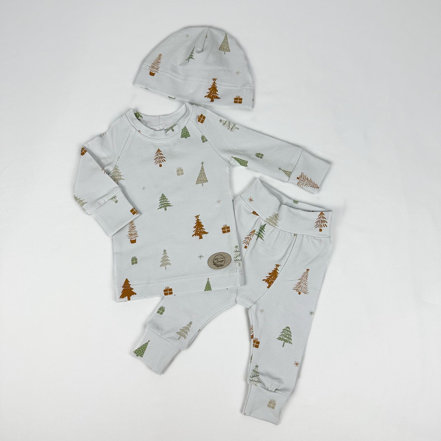 Ensemble chandail/pantalon et bonnet assorti - sapins