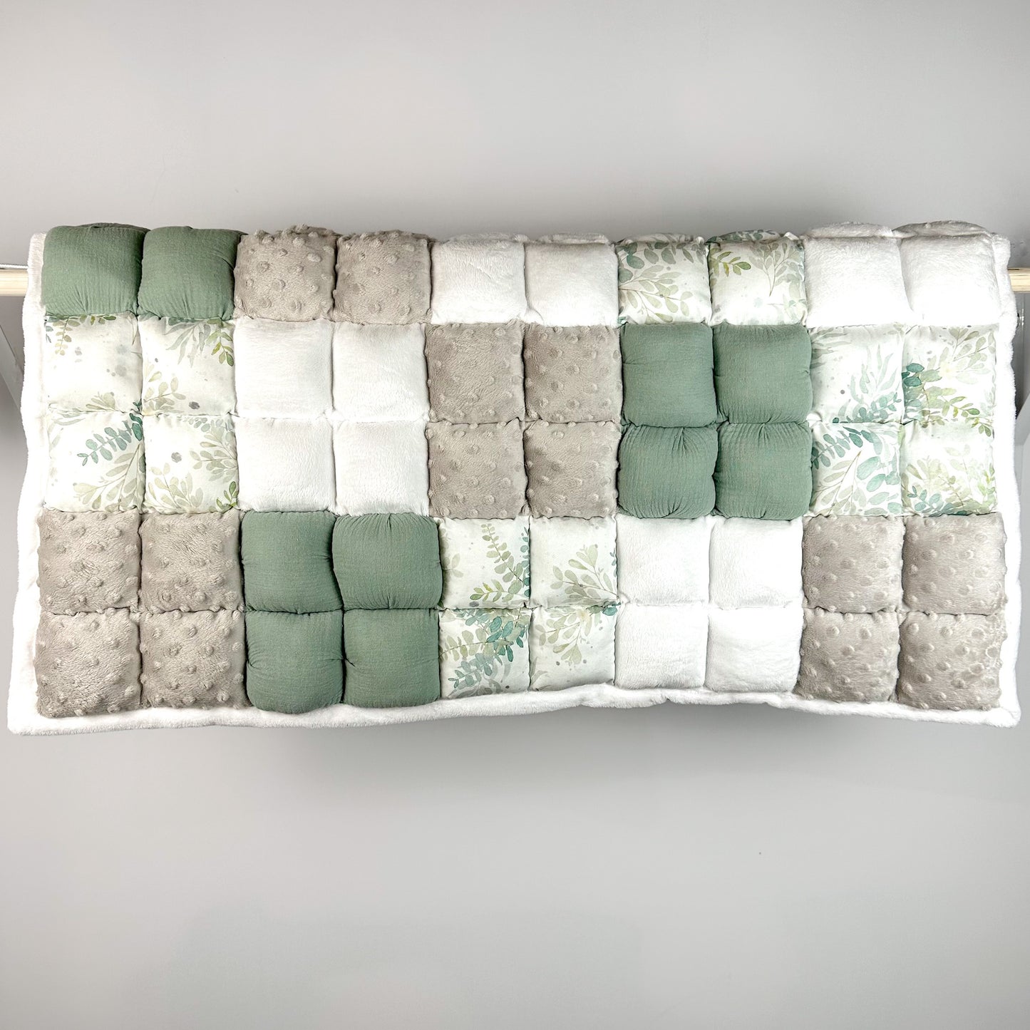 Tapis d'éveil en courtepointe gonflée - Eucalyptus