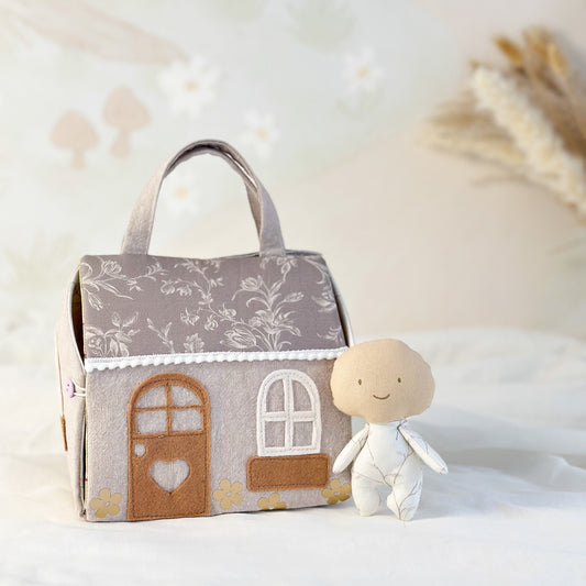Maisonnette de poupée – Pièce unique faite à la main