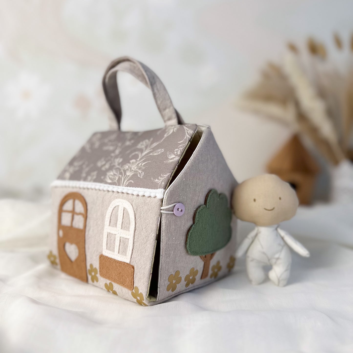 Maisonnette de poupée – Pièce unique faite à la main